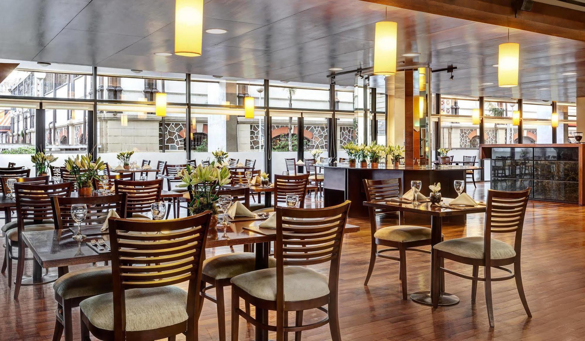 Four Points By Sheraton Montevideo Bagian luar foto